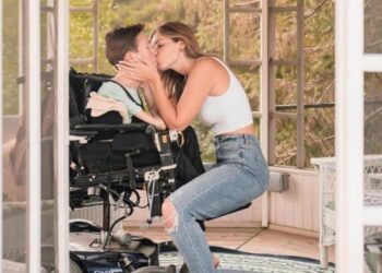 “Mi madre me vendió por 0 cuando tenía 15 años”: Moore revela detalles de su juventud que la hicieron madurar antes de tiempo