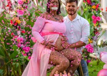 La chica se burló de su suegra por compartir fotos en traje de baño de su “cuerpo arrugado”: ¡La mujer le enseñó una lección “inolvidable”!