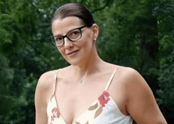 Mi mejor amiga me llamó “hermana”: ¡Luego descubrí que había estado saliendo con mi ex durante un año!